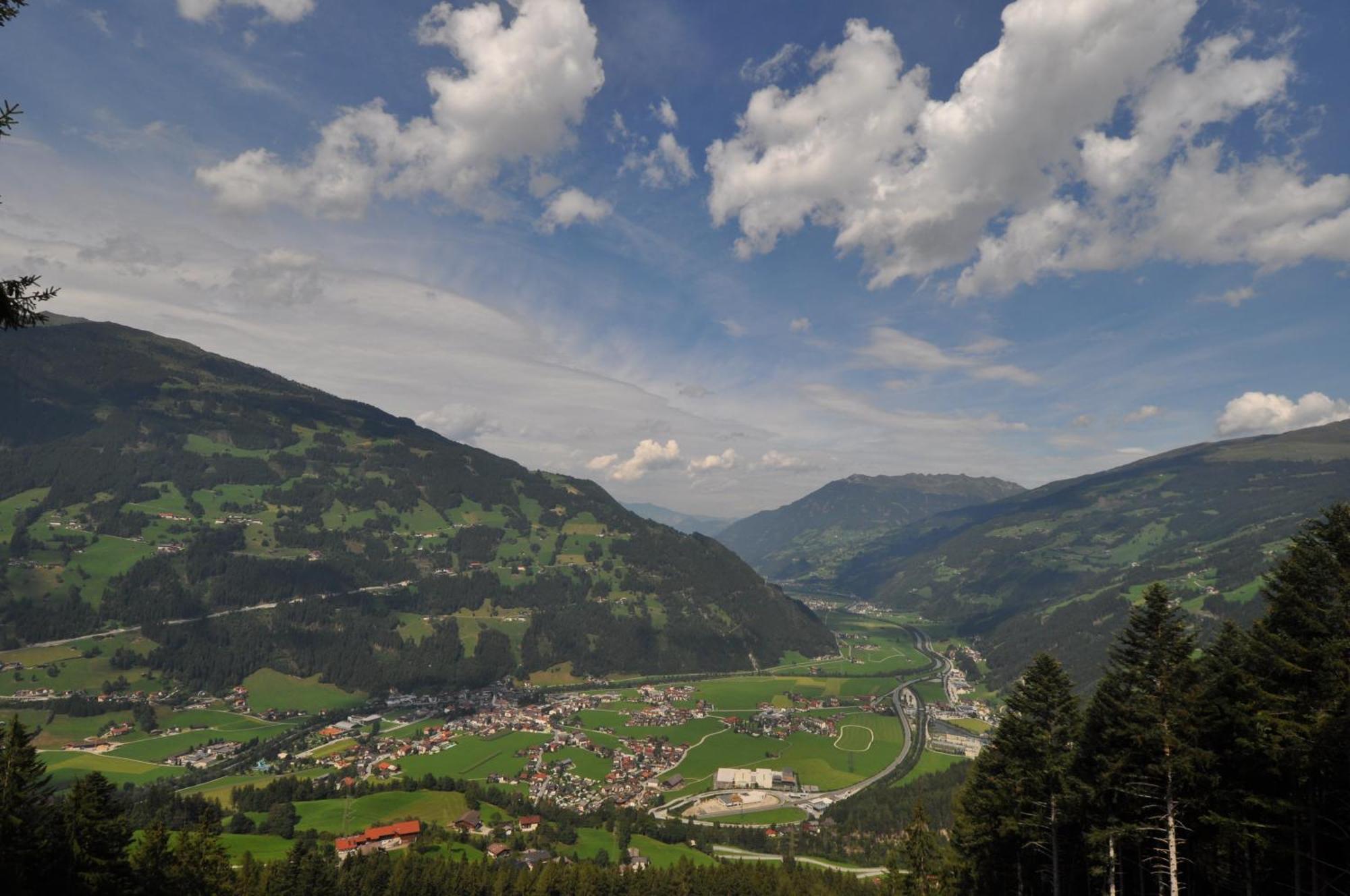 היינצנברג Ferienwohnung Ausblick Zillertal מראה חיצוני תמונה