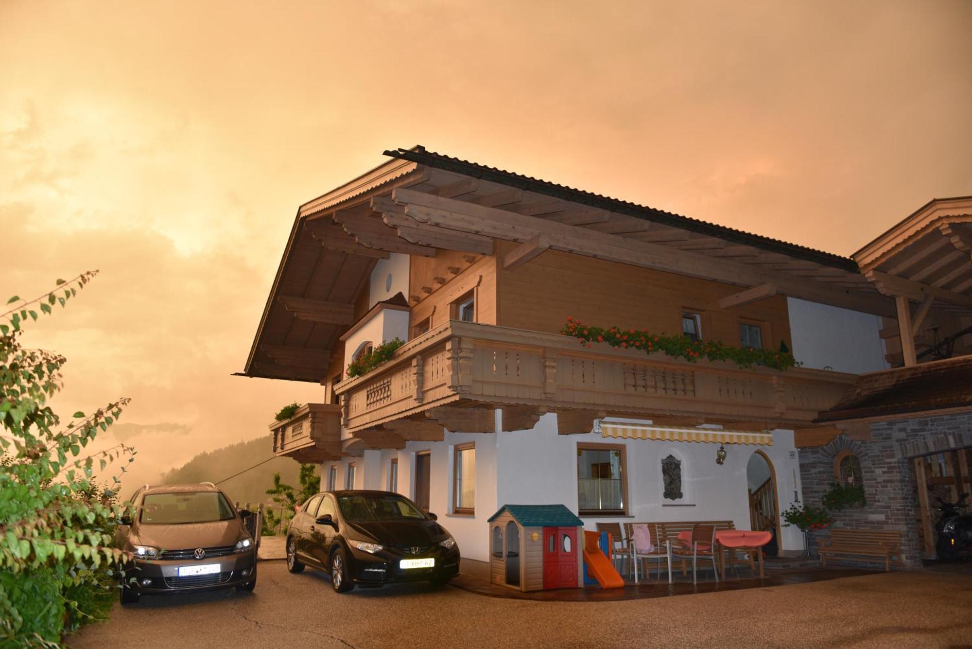היינצנברג Ferienwohnung Ausblick Zillertal מראה חיצוני תמונה