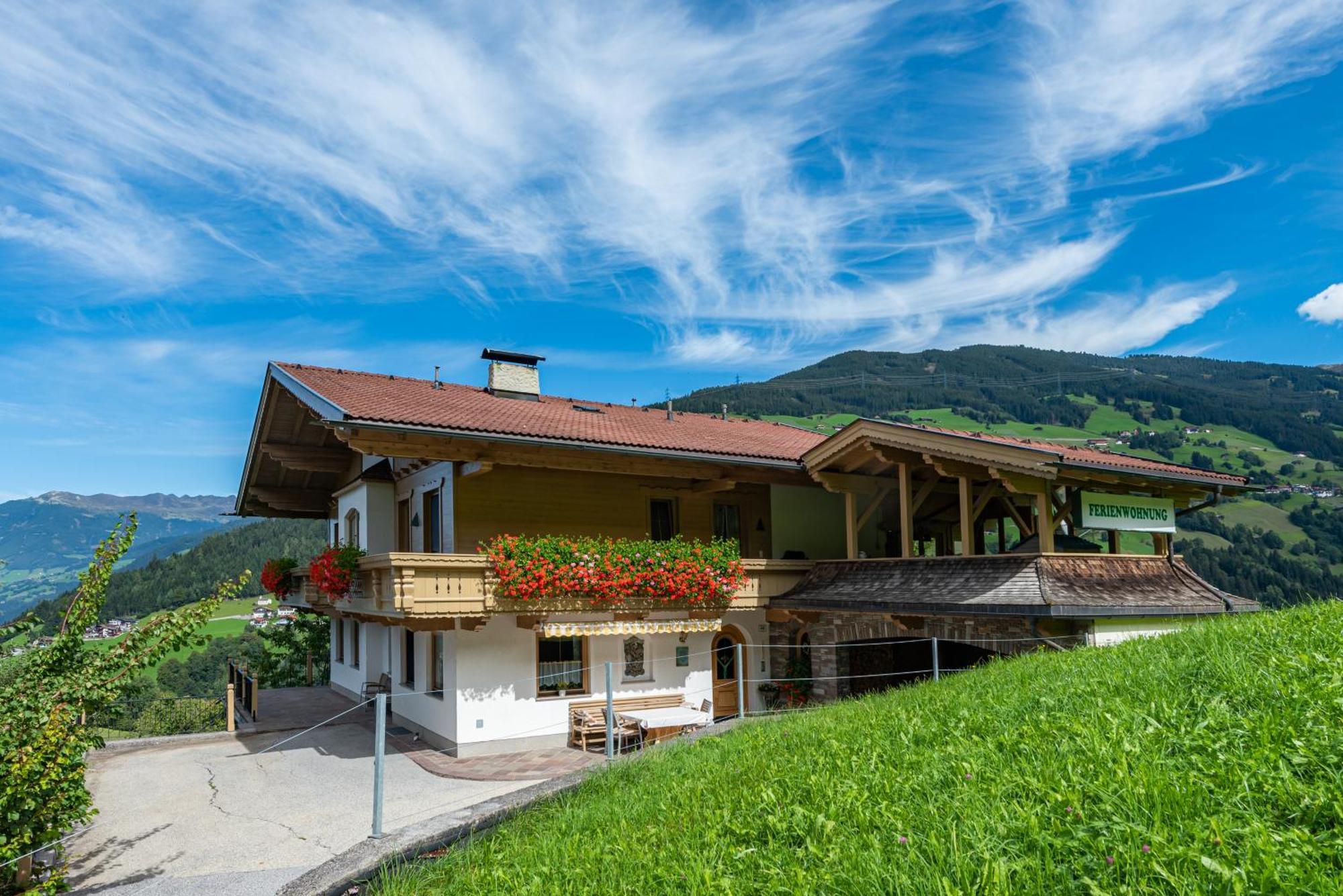 היינצנברג Ferienwohnung Ausblick Zillertal מראה חיצוני תמונה